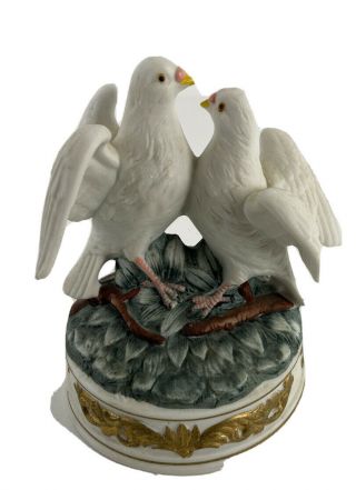 Vtg Ceramic White Dove Pair Music Box Plays Love Story Theme,  Made In Japan
