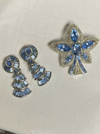 Vintage Blue Rhinestone & Crystal Brooch And Clip On Earrings Set