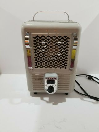 Vintage Portable Electric Space Heater Titan 1760b 1300 - 1500w Metal