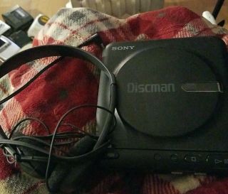 Vintage Sony Discman D - 2 Compact Disc Cd Player - & W/ Headphones