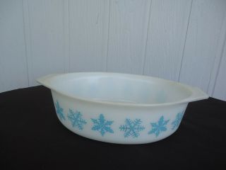 Vintage Retro Pyrex Open Casserole Dish Snowflakes Blue & White 21/2 Qt
