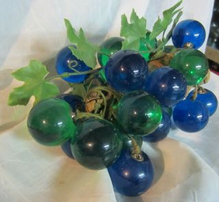 Vintage MCM Mid Century Blue Green Lucite Acrylic Grapes Cluster on Wood Leaves 2