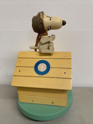 Vintage United Feature Syndicate 1968 Snoopy Flying Ace Doghouse Music Box