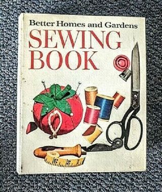 Vintage 1970 Better Homes & Gardens Sewing Book 5 Ring Binder With Dividers