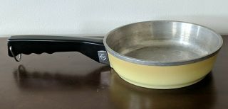 Vintage 6.  5 " Aluminum “club” Fryer Skillet Frying Pan Yellow