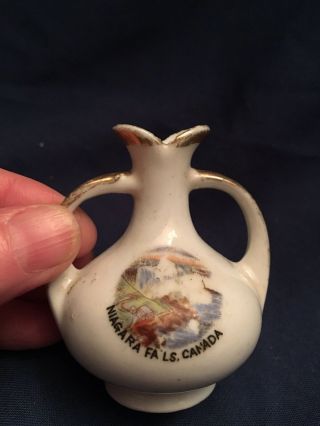 Miniature Vase Niagara Falls,  Canada,  Metropolitain Supplies Of Canada Souvenir