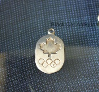 Unique Vintage Sterling Silver Canadian Maple Leaf Olympic Rembrandt Charm 1.  8gr