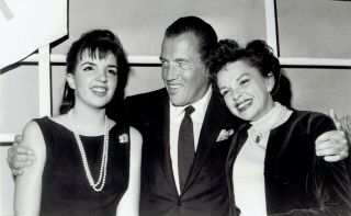 1963 Vintage Photo Actress Judy Garland Poses With Liza Minnelli And Ed Sullivan