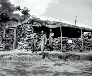 1952 Vintage Photo Korean War Us Army Soldiers At Living Quarters At Bunker Hill