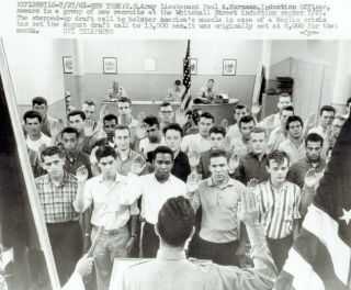 1961 Vintage Photo Us Army Soldier Recruits Take Oath At Whitehall Street Nyc