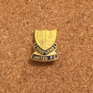 Southend United Fc Vintage Enamel Pin Badge Small