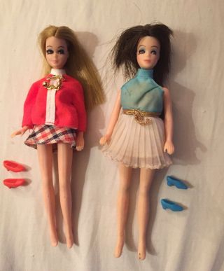 Vintage 1970 Topper Dawn 2 Dolls With Outfits & Shoes