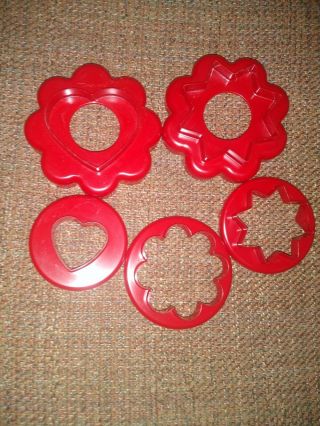 Vintage Tupperware/cut - A - Shape Set Of 5 Nesting Cookie/biscuit/canape Cutters/