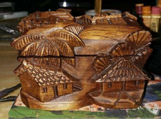 Exceptional Vintage 3d Wood Hand Carved Trinket Box
