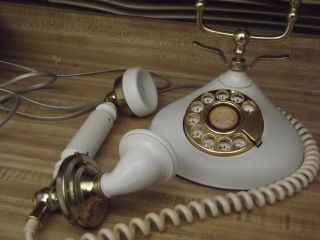 VINTAGE ROTARY TELEPHONE.  ONYX TELEPHONE CO.  model: pillow talk.  1978.  it 2