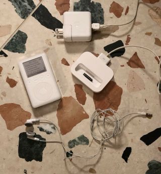 Vintage 2003 Apple Ipod Classic Dock Connector Touch Wheel 40gb A1040 Player