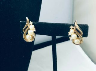 Vtg.  Crown Trifari Gold Tone & Faux Pearl Clear Rhinestone Clip On Earrings