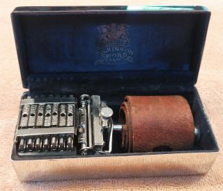 Great Looking Cased Wilkinson Empire 7 Day Self Stropping Set