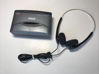 Rca Portable Cassette Tape Player Am/fm Stereo Radio Vtg Walkman Rp - 1820
