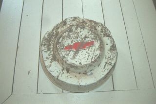 Vintage Oe 1961 - 63 Chevy 3/4 Ton Dog Dish Hubcap,  Very Solid,  No Dents,  Stained
