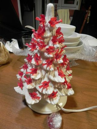 Vintage Atlantic Mold White Ceramic Christmas Tree Red Birds 10 " 4 Extra Birds