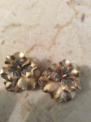 Vintage Crown Trifari Brushed Gold Flower Pin And Earring Set 3