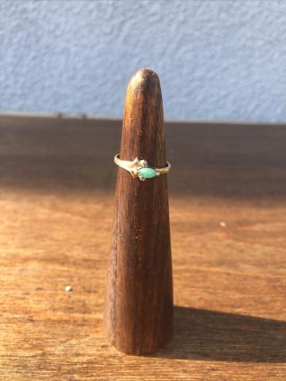 Vintage 10k Yellow Gold Ring W Green Stone And Small Diamonds Sz 5 2