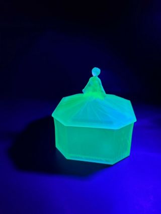 Uranium Glass Green Satin Ramses Roxana Powder Jar 2