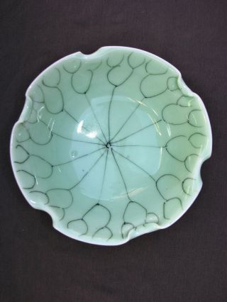 Vintage Chinese Green Celadon Porcelain Lotus Leaf Hand Painted Crimped Rim Bowl