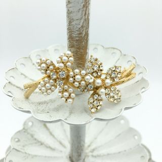 Double Flower Vintage Rhinestone Faux Pearl Pin - Gold - Tone White Floral Brooch