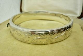 Vintage Sterling Silver Hinged Engraved Bangle Bracelet Hallmarked