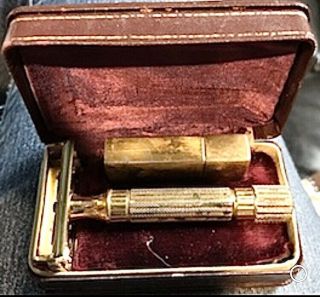 Vintage Gillette Razor Gold Tone Safety Razor Blade Case With Metal Box.