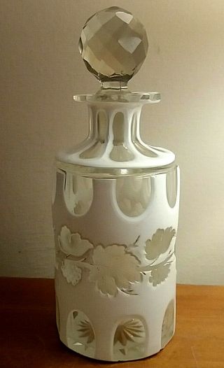 Victorian Bohemian White Overlay Glass Scent Bottle,  Circa 1800 St Petersburg 2