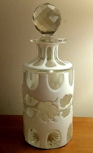 Victorian Bohemian White Overlay Glass Scent Bottle,  Circa 1800 St Petersburg 3