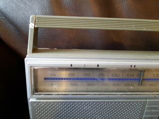 Vintage Radio Shack Realistic Portable Model 12 - 717 AM/FM. 2