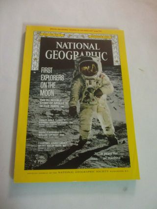 National Geographic Dec.  1969 First Explorers On The Moon W/attached Record