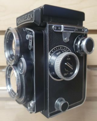 Vintage 1950 ' s Rolleiflex 2.  8D Camera with Carl Zeiss Planar 1:2.  8 f - 80mm 3