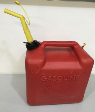 Vintage Chilton Gas Can 5 Gallon Vented With Screened Spout Mod.  P500