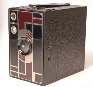 F97187 Kodak Beau Brownie No.  2a – – 1930 Art Deco Box Camera
