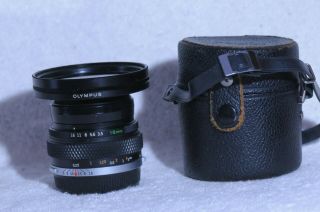 Olympus Om - Zuiko Mc Auto - W 18mm F3.  5 Lens With Caps,  Case & Hood