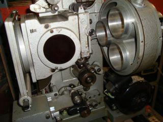 35mm TOKIWA PROJECTOR with 3 - Lens Turret 3