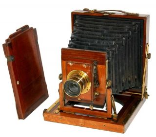 Typical Early 1900 British Mahogany 1/2 Plate Field Camera With Shutter & 1 Dds