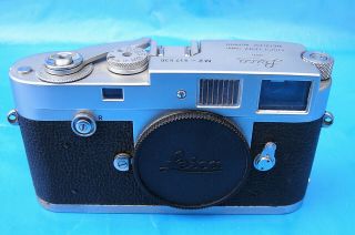 Leica M2 35 Mm Rangefinder Camera 1951,  937536