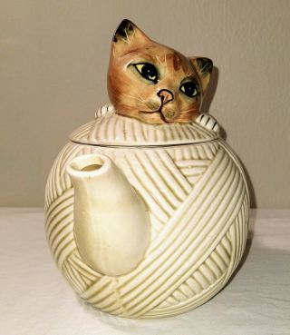 Vintage Seymour Mann 1970s Teapot,  Cat On Ball Of Yarn