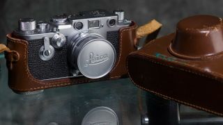 Leica Iiif Red Dial With Collapsible Summicron F2 Rangefinder Camera Read