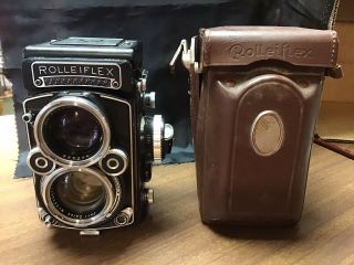 Rolleiflex 2.  8f TLR film camera with Zeiss Planar 80mm f/2.  8 lens 2