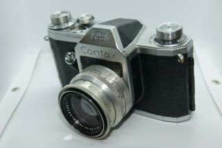 Camera Zeiss Ikon Contax D With Lens Zeiss Biotar 2/5,  8cm Red T M42