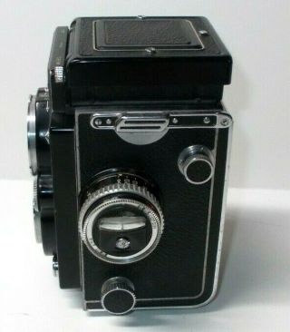 Rolleiflex Medium Format TLR Camera with Zeiss PLANAR 1:3.  5 75mm lens 6