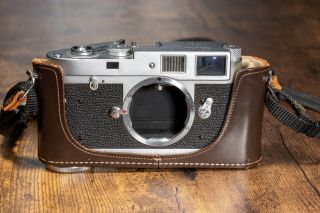 Leica M2 with Leica M shoe mount meter 2