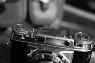 voigtlander prominent camera with 50/3.  5 Color Skopar Lens Case 3